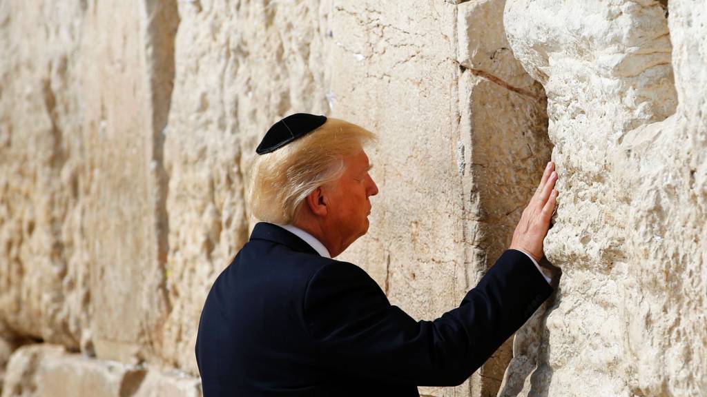US President Donald Trump visits the Western Wall in Jerusalem's Old City, 22 May 2017