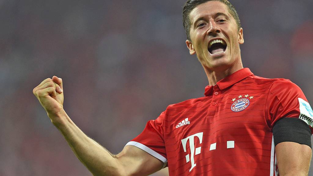 Robert Lewandowski celebrate