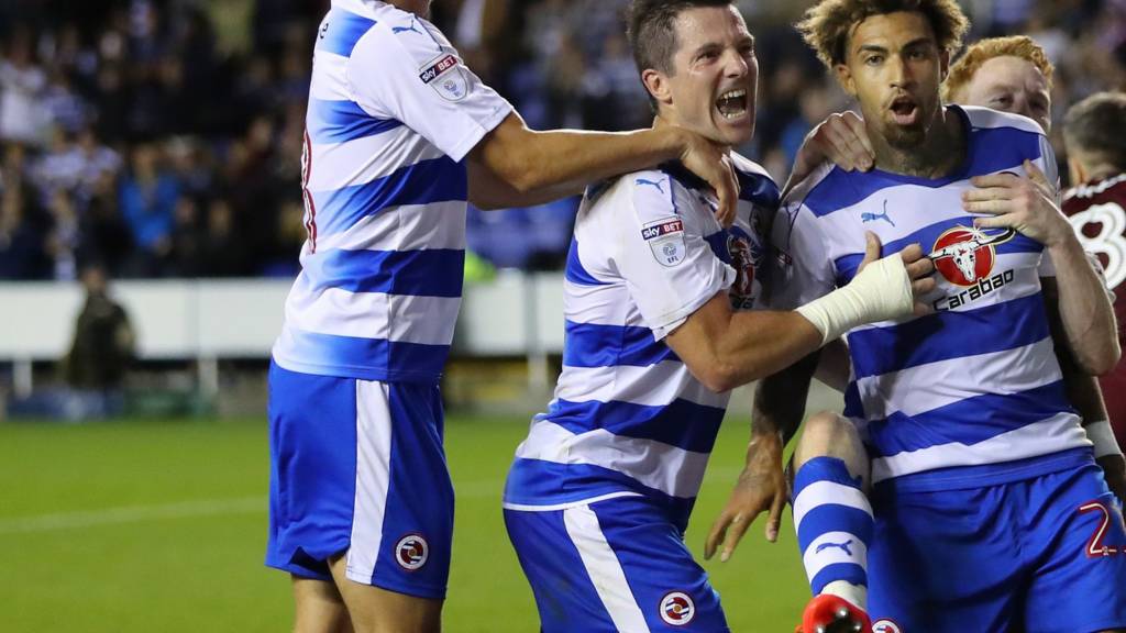 Reading celebrate Danny Williams' winner against Ipswich