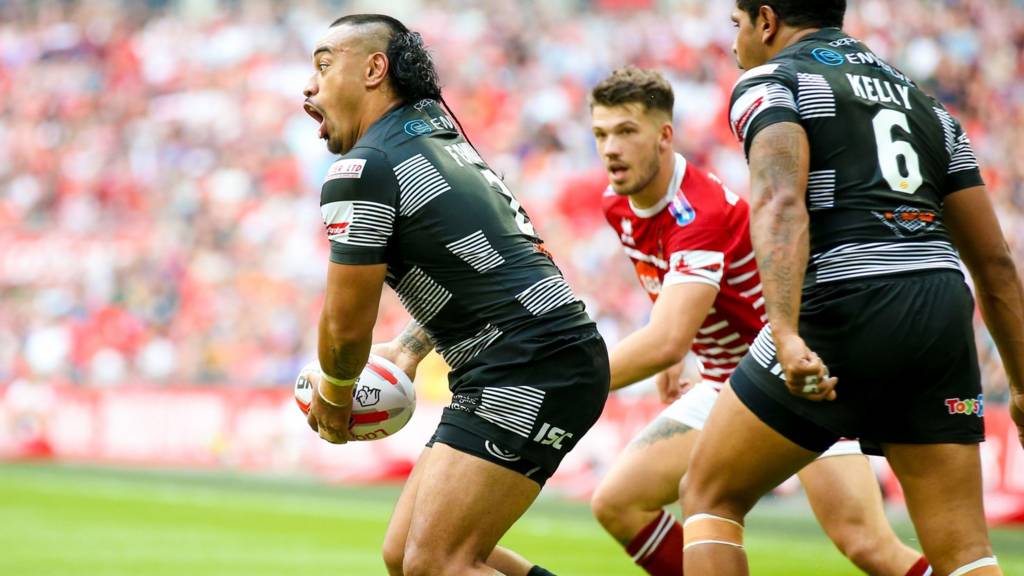 Hull FC right wing Mahe Fonua in action