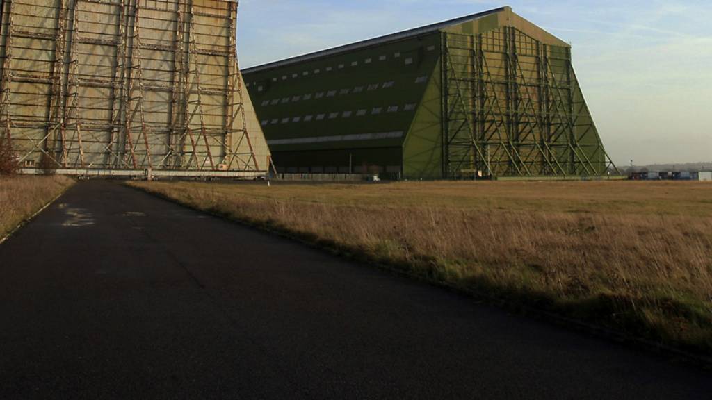 BBC Local Live in Beds, Herts & Bucks on Monday 3 August BBC News