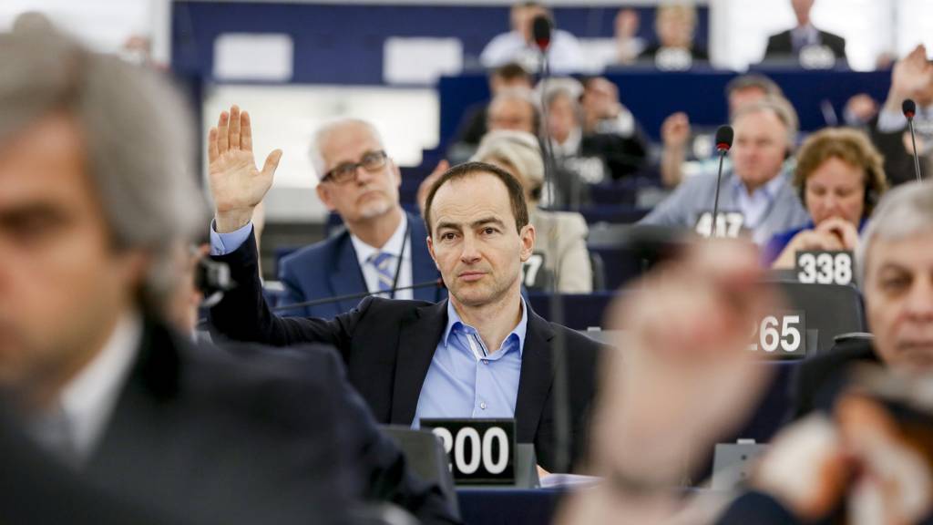 Voting during plenary