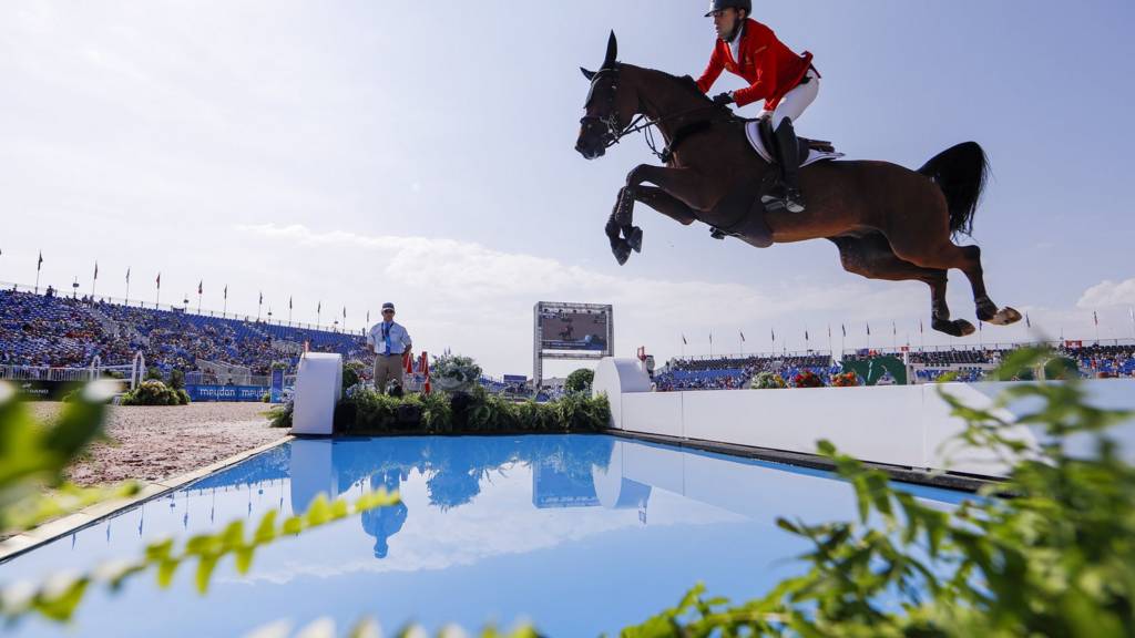 Catch-up: World Equestrian Games - Show Jumping - Live - BBC Sport