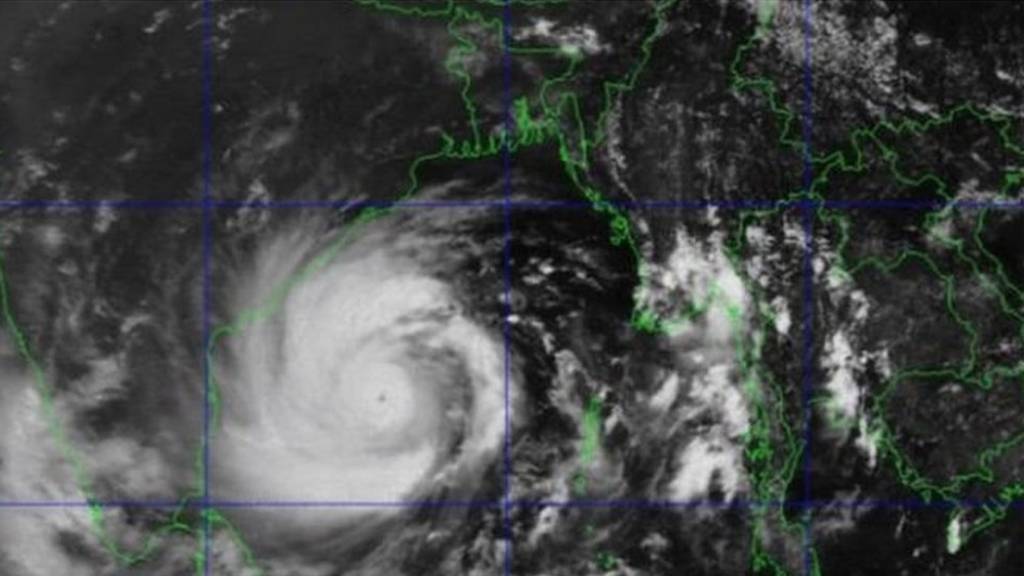 স্যাটেলাইট চিত্রে ঘূর্ণিঝড় আম্পানের বর্তমান অবস্থান