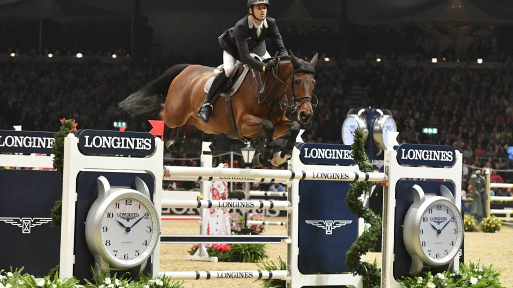 Watch Olympia Horse Show The Christmas Cracker Live BBC Sport