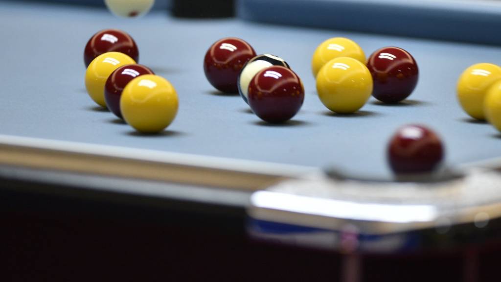 Pool table