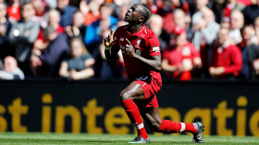 Mane celebrates