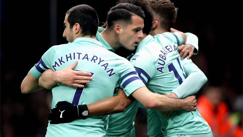Arsenal celebrate Pierre Emerick Aubameyang's goal against Watford