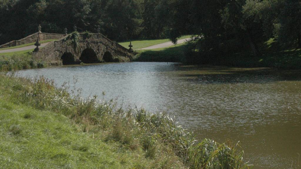 BBC Local Live Beds, Herts & Bucks on Monday 10 August 2015 BBC News