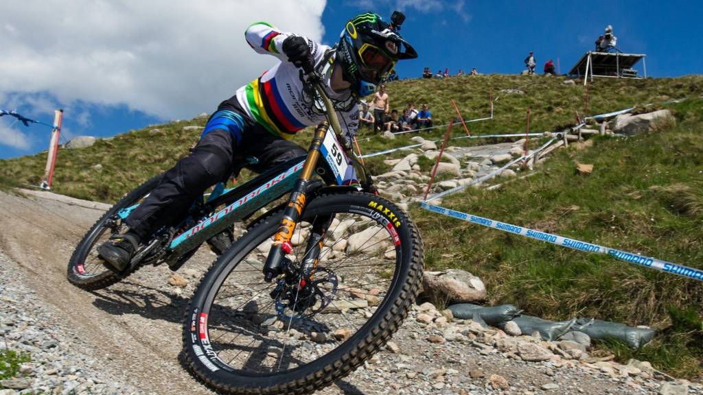 mens downhill mountain bike