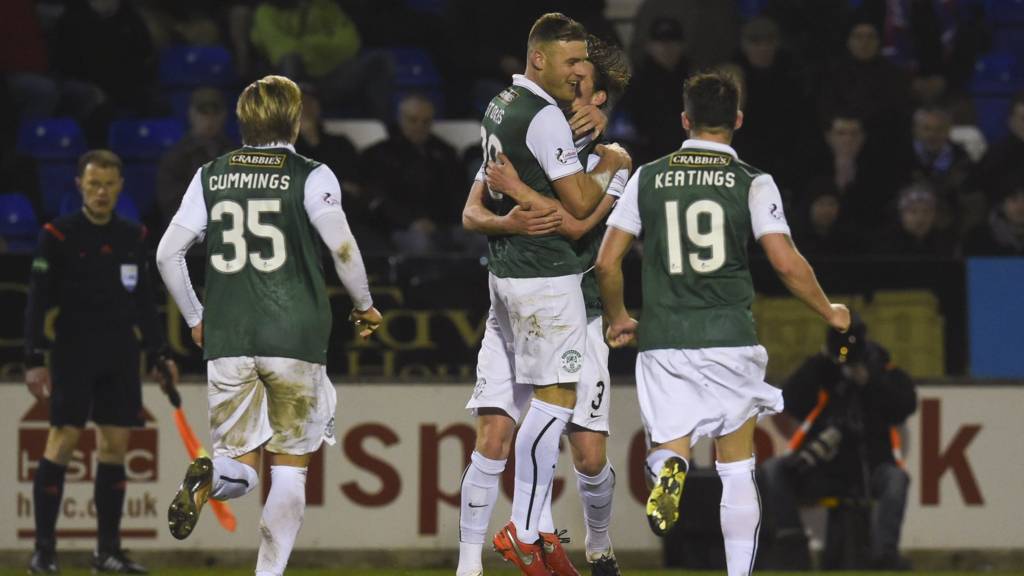 Hibernian players celebrating