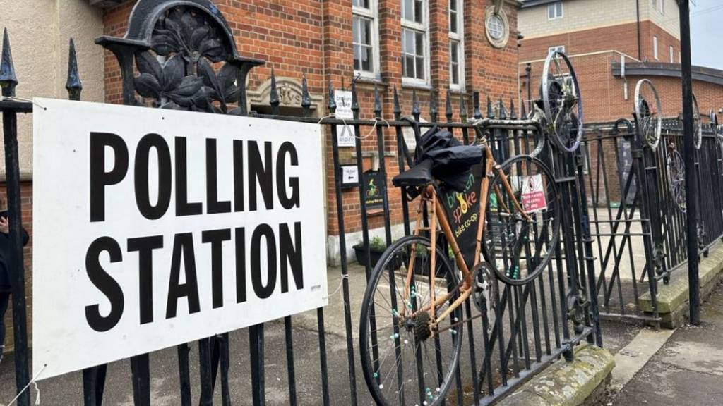 Polling station in Oxford