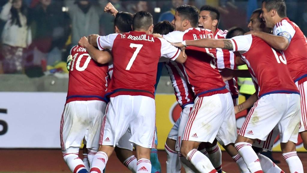 Paraguay players celebrate