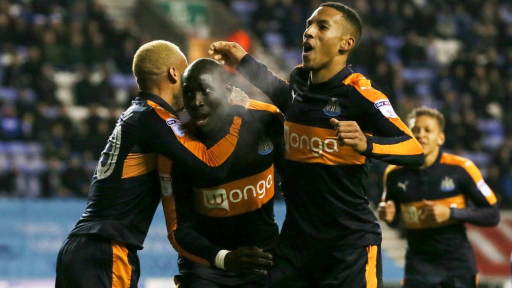 Mo Diame celebrates