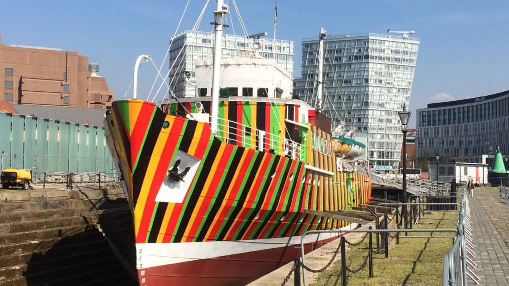 Dazzle ship