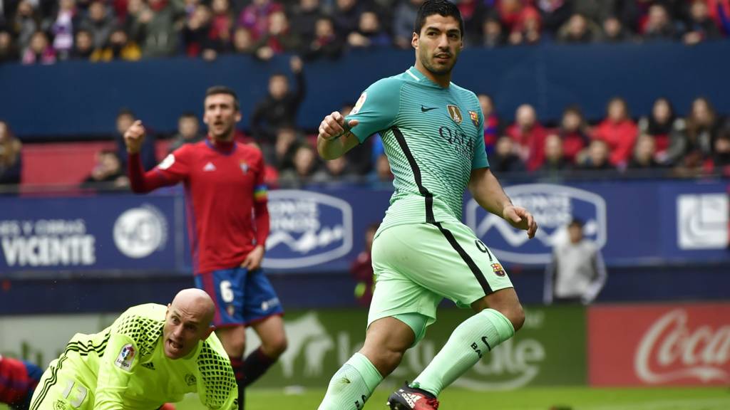 Luis Suarez celebrates