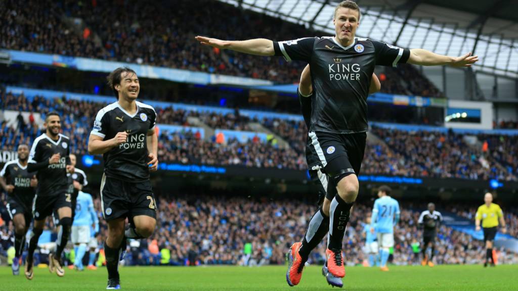 Robert Huth celebrates