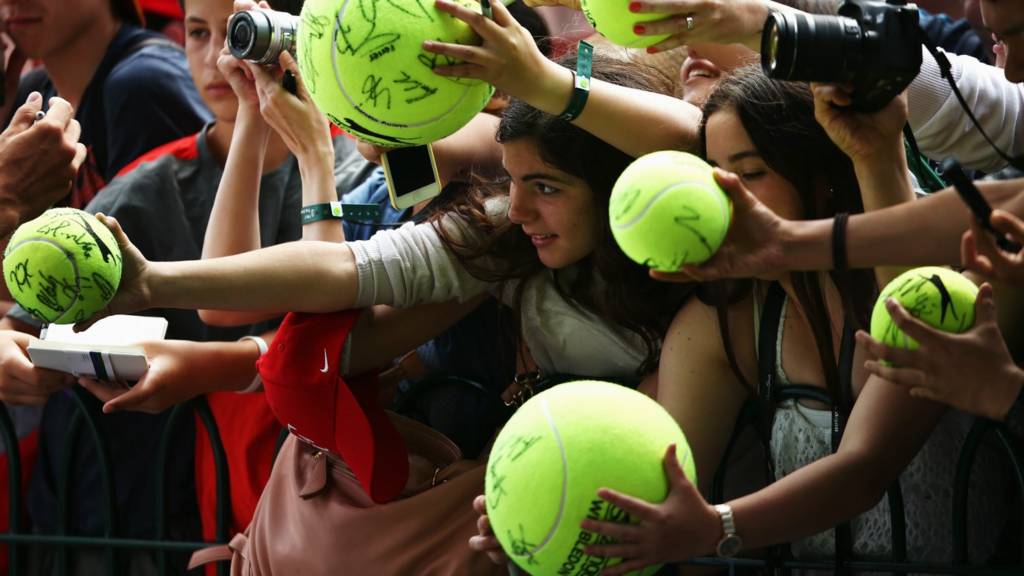 Fans hold out balls