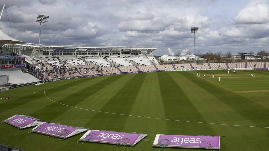 Women's Super League: Southern Vipers v Surrey Stars 