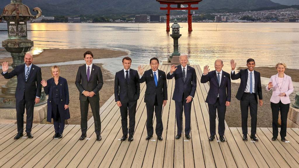 G7 leaders pose for a photo in Hiroshima