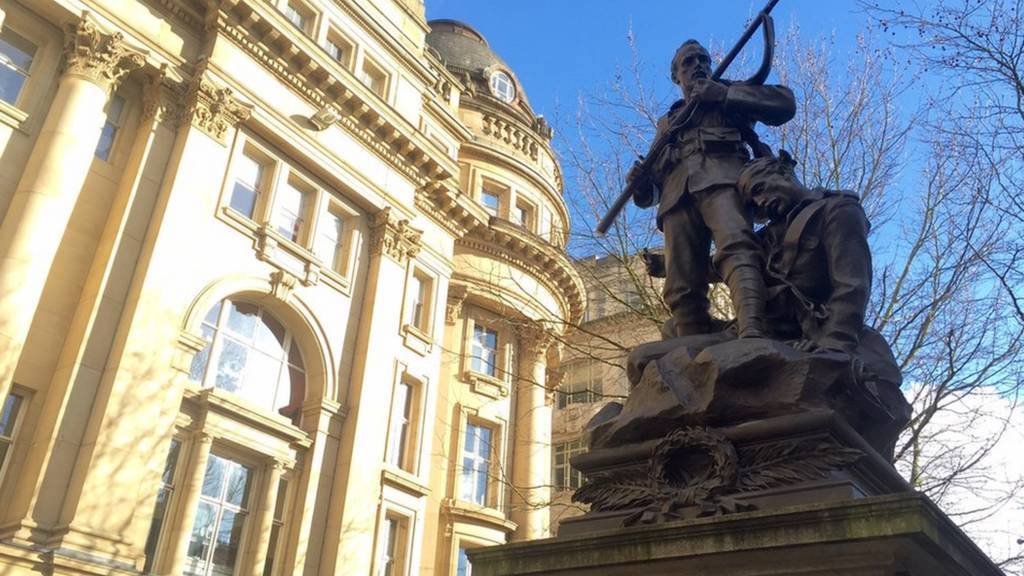 Statue in Manchester