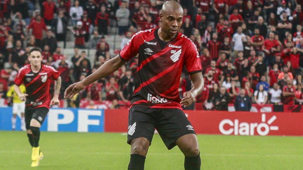 Fernandinho of Athletico Paranaense