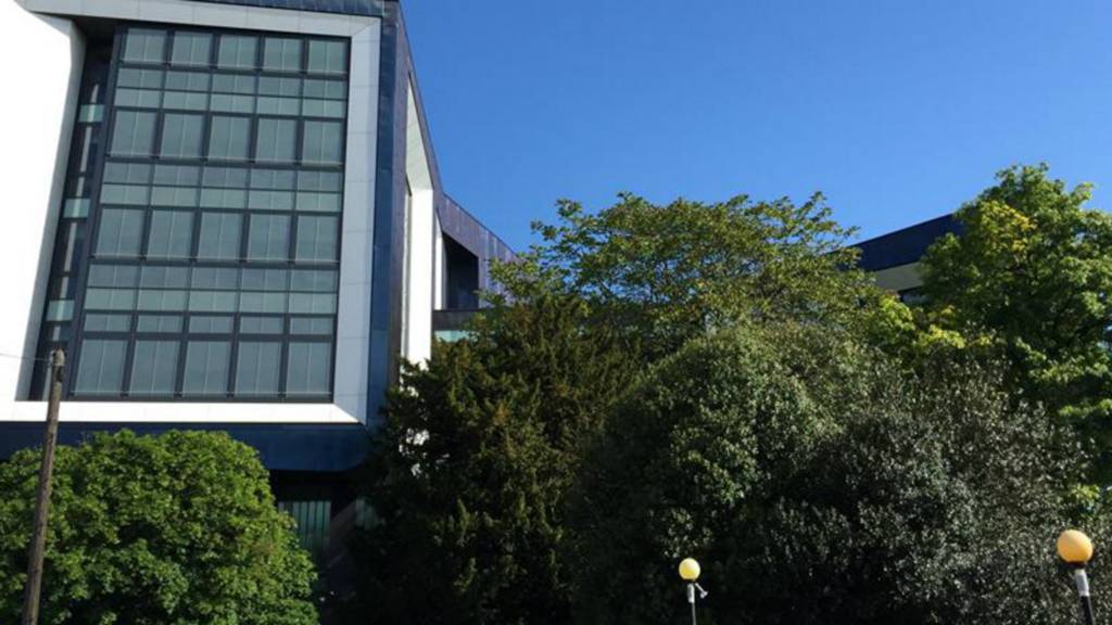 BBC Local Live Beds, Herts & Bucks BBC News