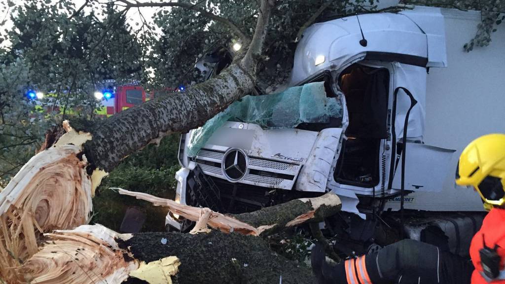 Lorry crash on A10