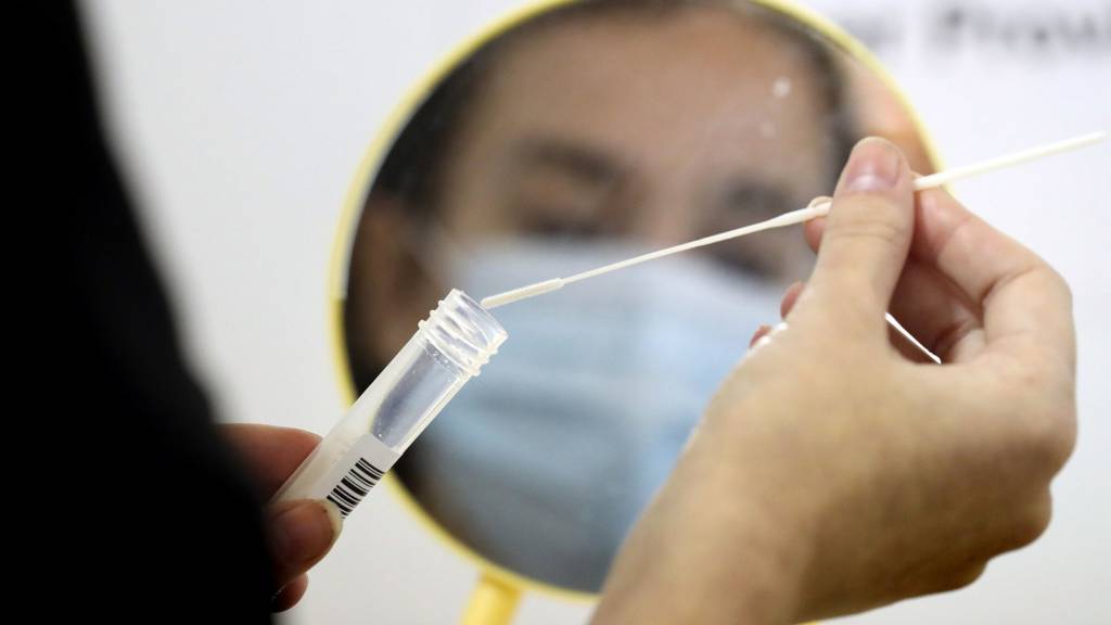 Covid in Scotland 50 new deaths but hospital cases stable BBC News