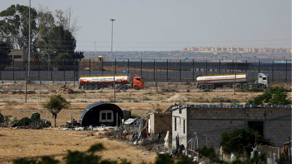 Грузовики на границе с Газой