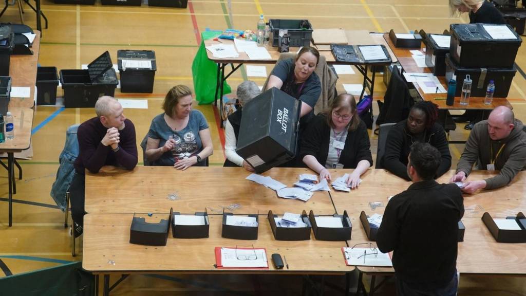 Counting ballot papers