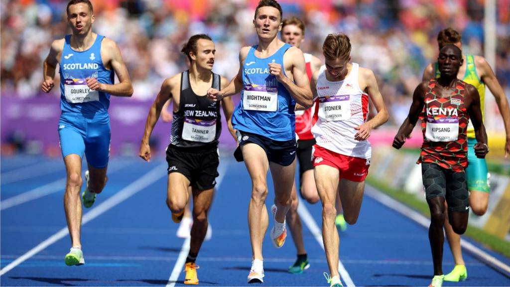 Jake Wightman finishes first in the heats of the men's 1500m