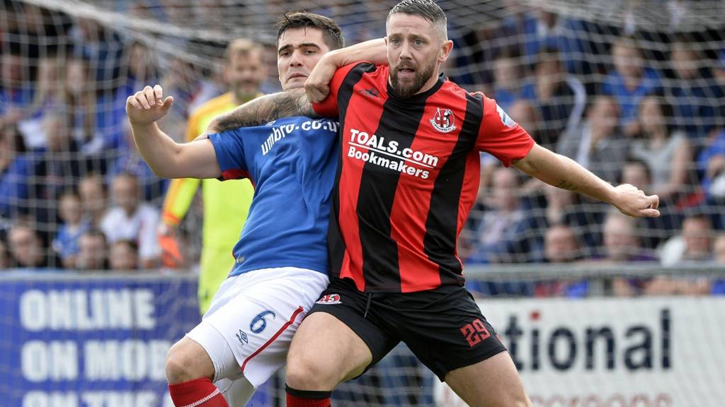 Action from Crusaders against Linfield at Seaview