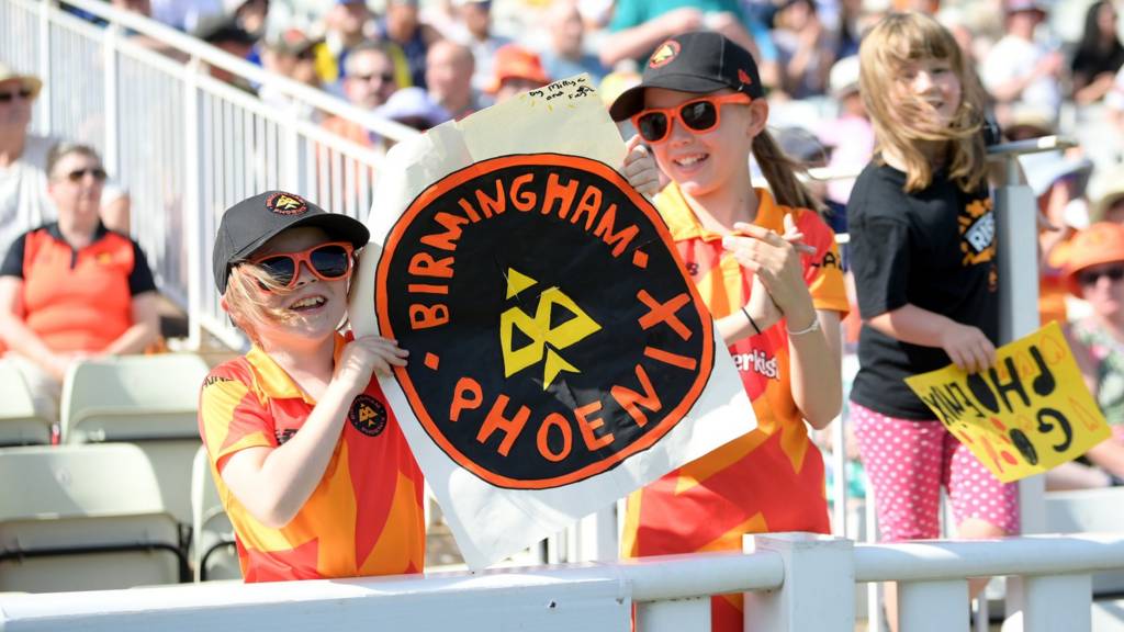 Birmingham Phoenix fans