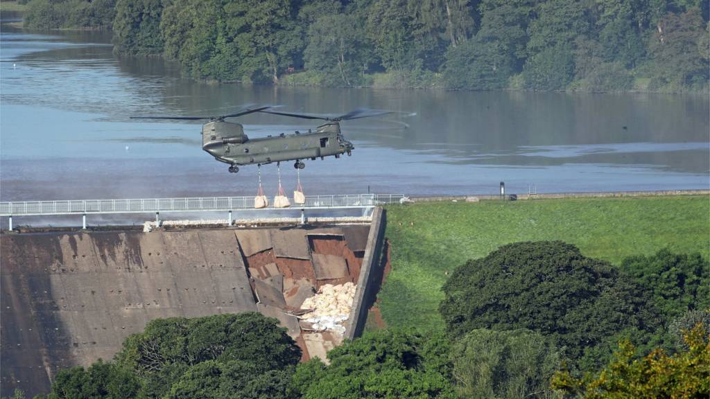 Live Updates Whaley Bridge Evacuated As Dam Wall Collapses Bbc News