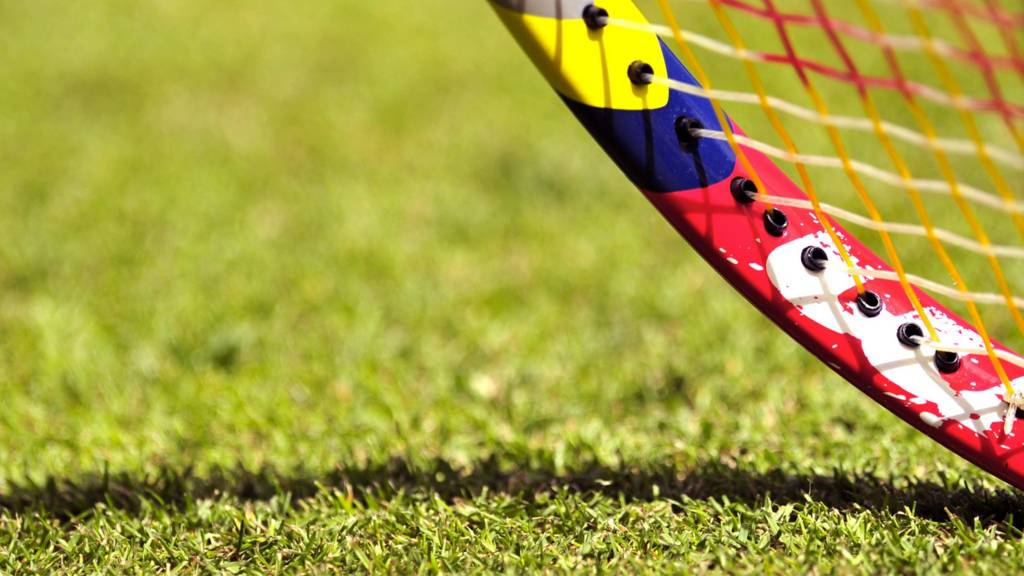 Tennis racket