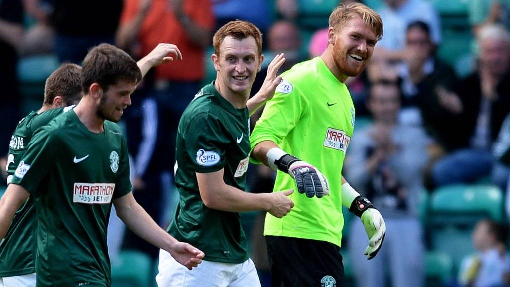 Hibernian players celebrating