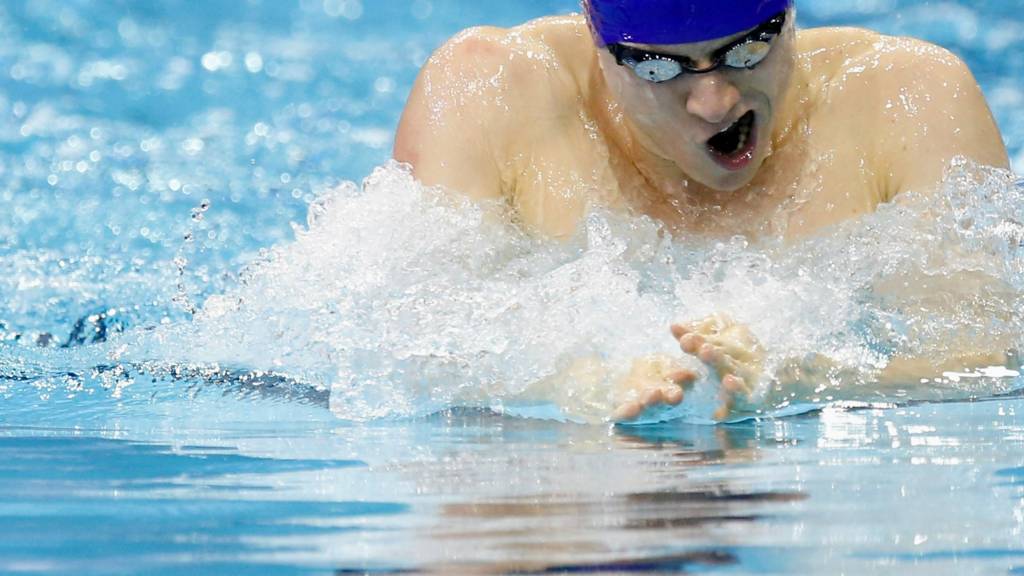 Roberto Pavoni competes in 200m IM