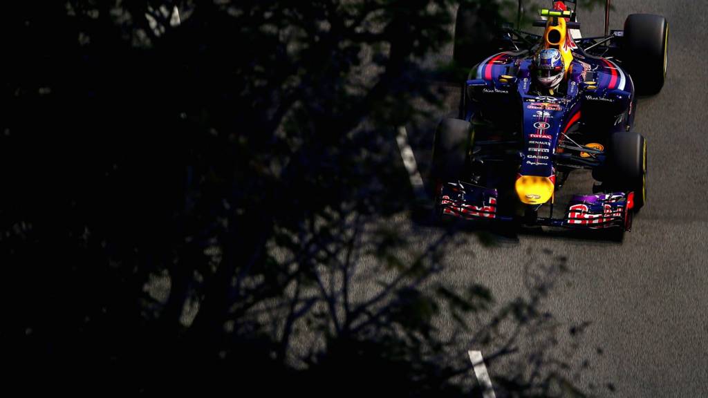 Red Bull driver Daniel Ricciardo takes on the Singapore street circuit