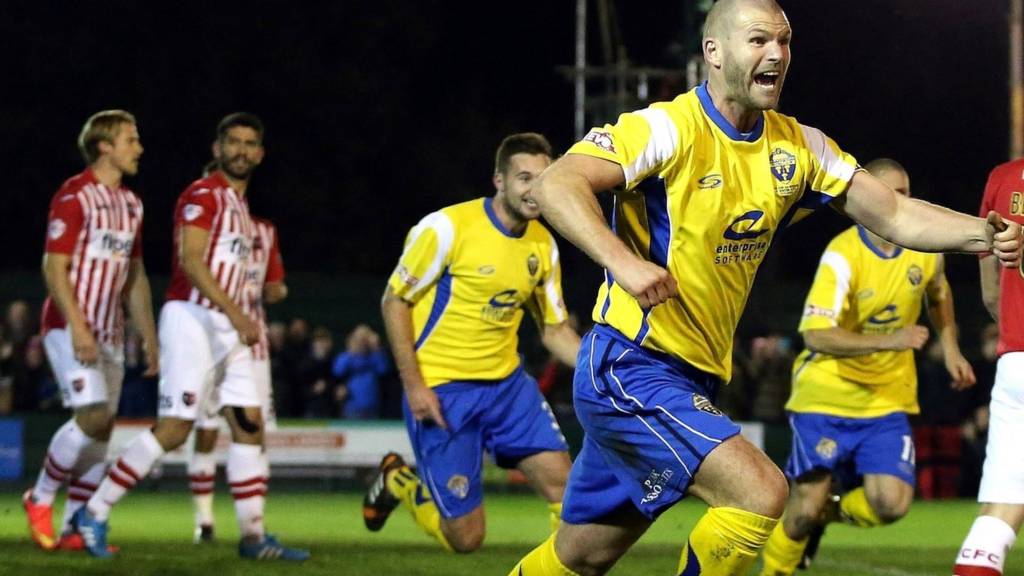 Craig Robinson celebrates