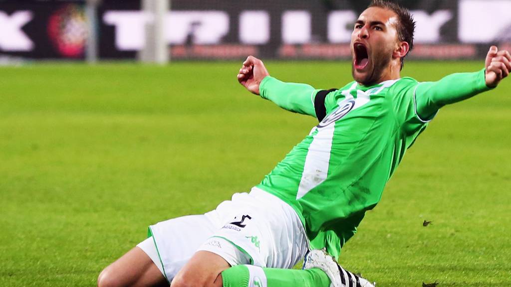 Bas Dost celebrates for Wolfsburg