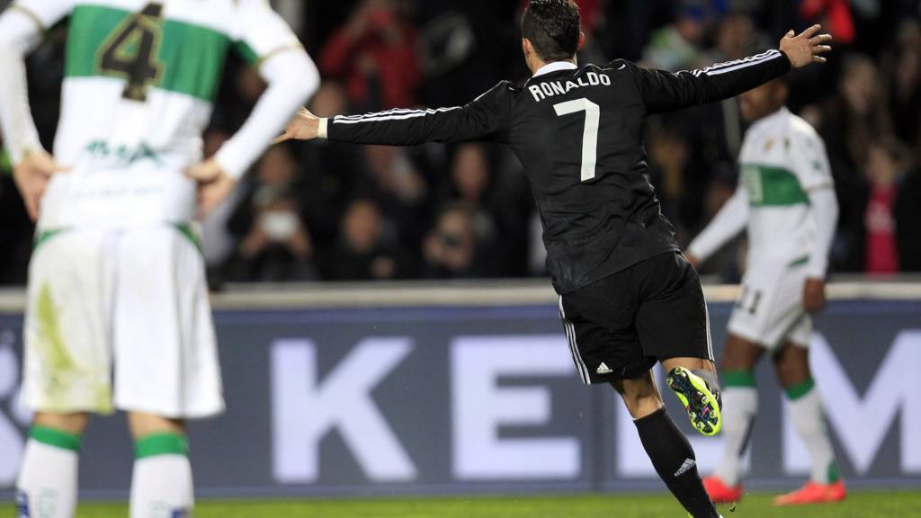 Cristiano Ronaldo celebrates