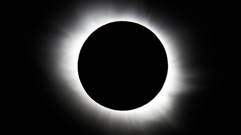 Solar eclipse BBC News