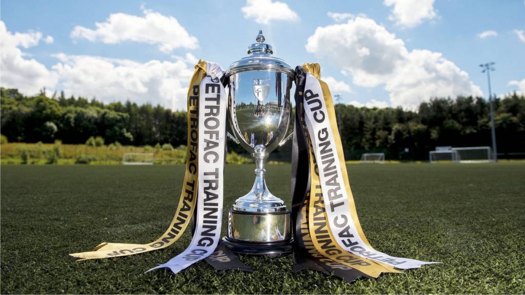 The Scottish Challenge Cup trophy