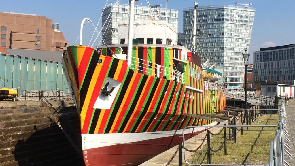 Dazzle ship