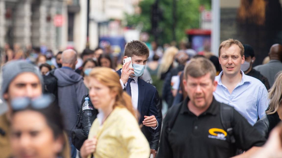 As it happened NHS Covid test and trace app pings 500,000 in single