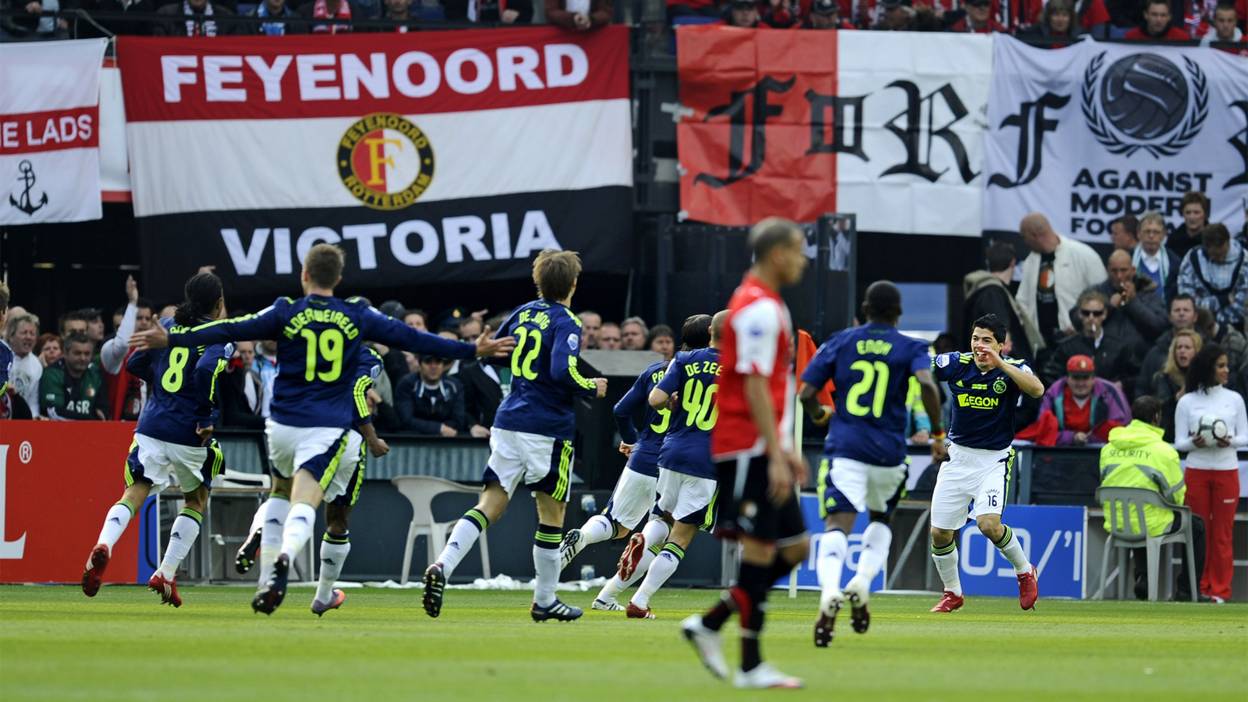 Luis Suarez and Ajax celebrate a goal at Feyenoord