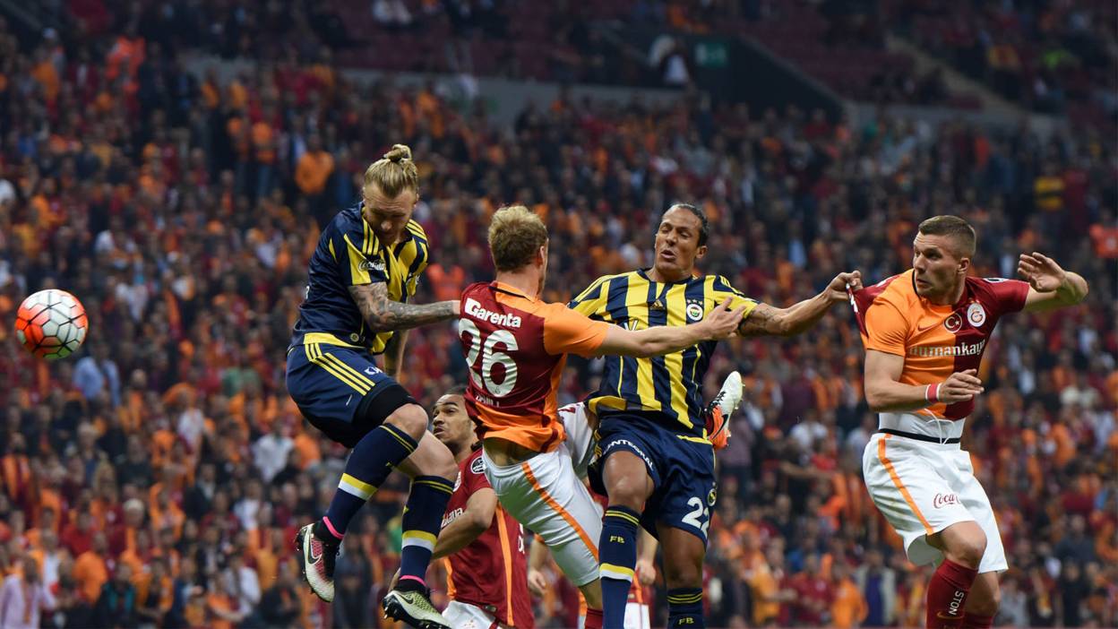 Galatasaray v Fenerbahce