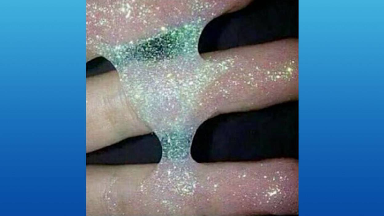 Starch based edible glitter