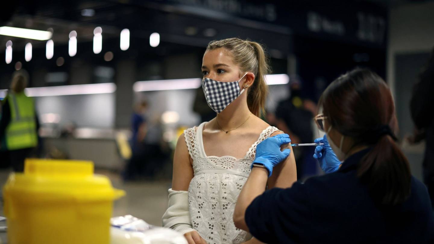 As it happened UK reports 29,612 new Covid cases and 104 deaths BBC News